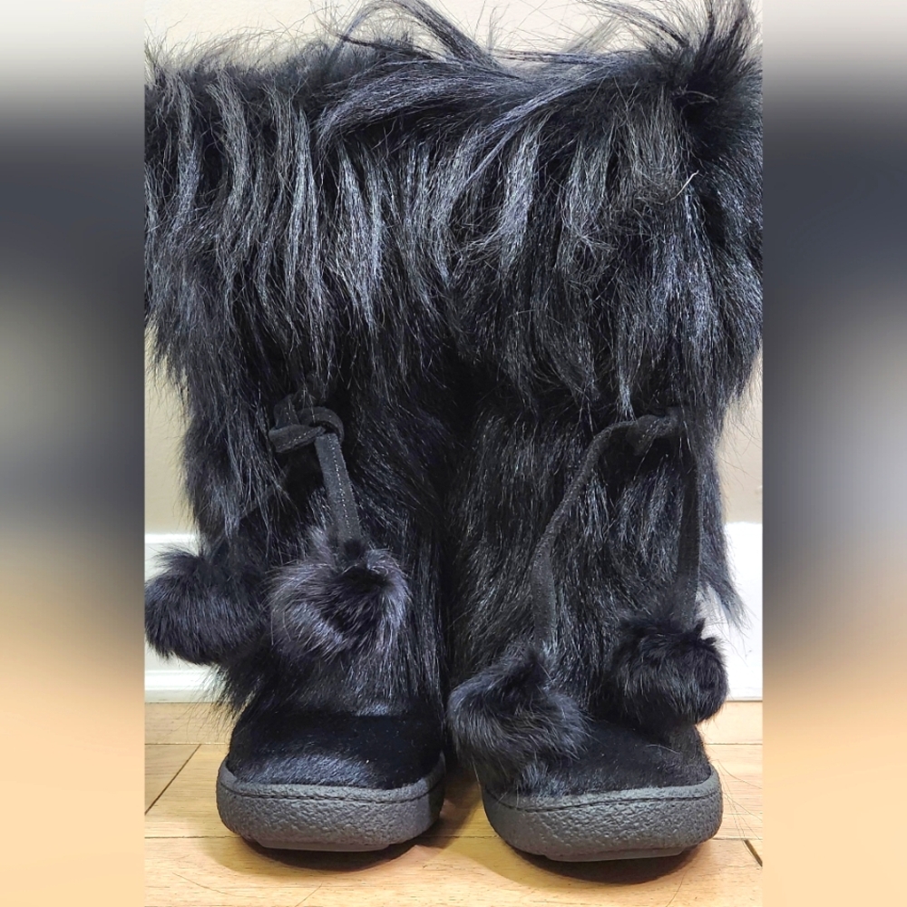 Pajar Black Goat Fur Pom Pom Boots Women's sz. 37/ 6.5 New